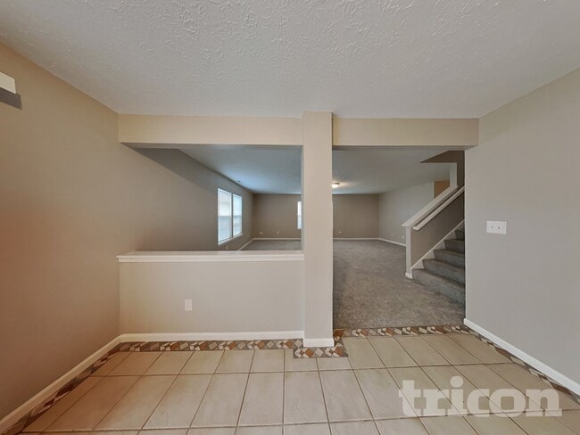 Photo - 1963 Central Park Blvd W