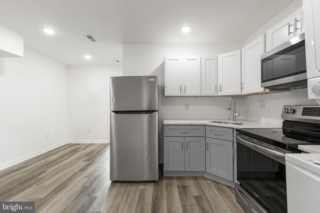 Photo - 2550 Kensington Ave Apartment Unit 3
