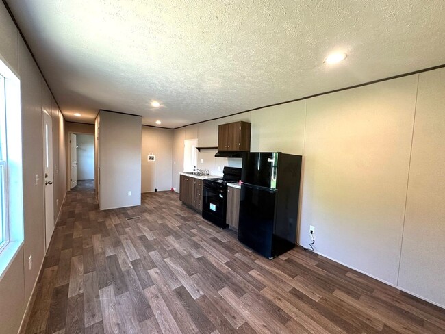 Photo - Brand new Efficiency 1 BR mobile home with large bonus room Unit Lenlock Mobile Home Park Lot 10-1