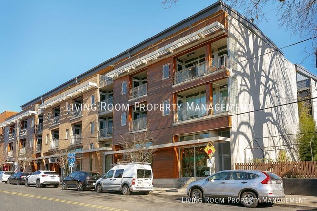 Building Photo - 4216 N Mississippi Ave Unit 313 Rental