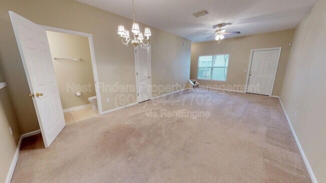 Photo - 1009 S Bank Way