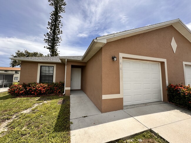 Building Photo - 146 SW 47th Terrace