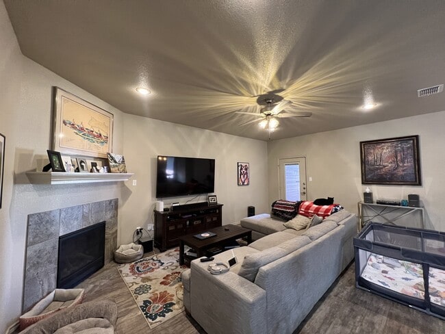 Photo - 2130 10th St