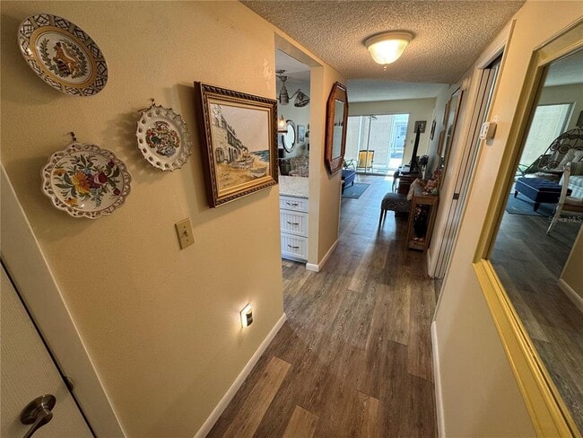 1400 Tarpon Center Dr Unit 111