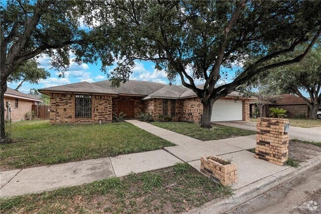 Building Photo - 6904 N 33rd St Rental