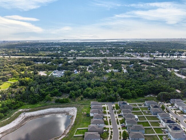 Photo - 4BR For Rent - Riverview