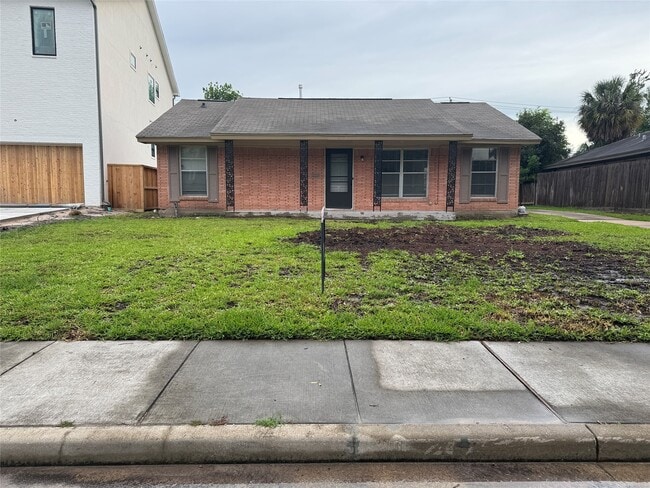 Building Photo - 4013 Newshire Dr