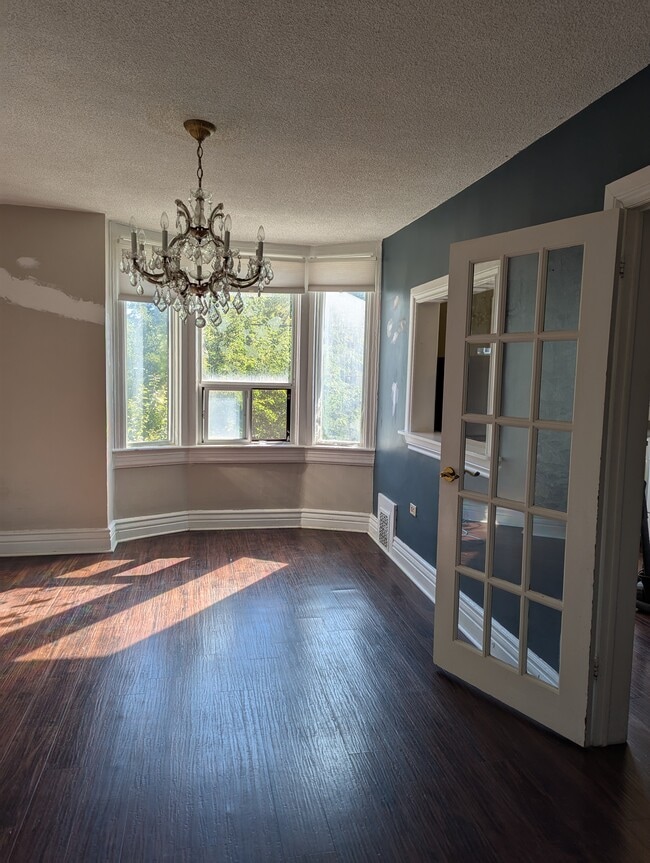 Building Photo - 94 Aldwych Av