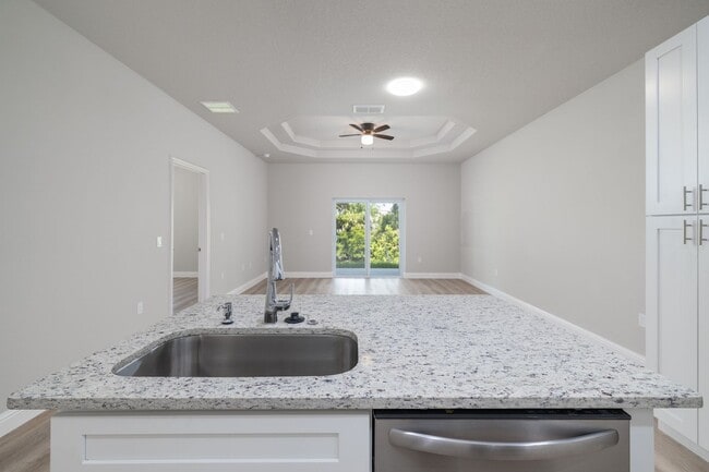 Photo - Brand new duplex for rent ! Unit B