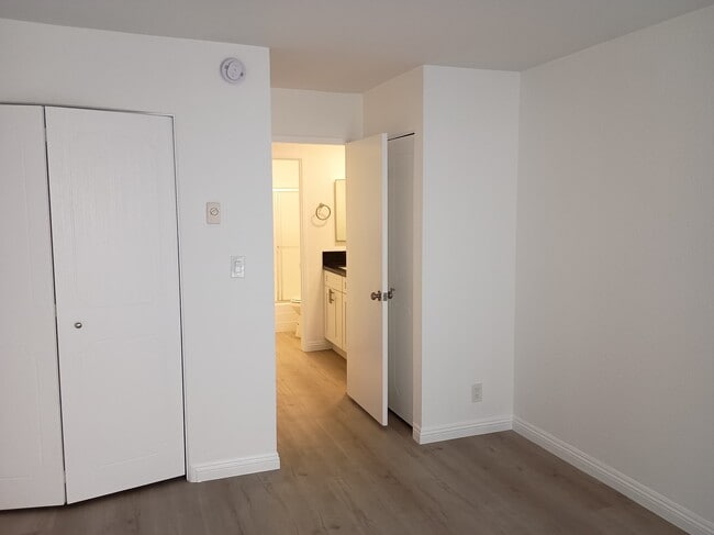 Hollywood Villa Apartments