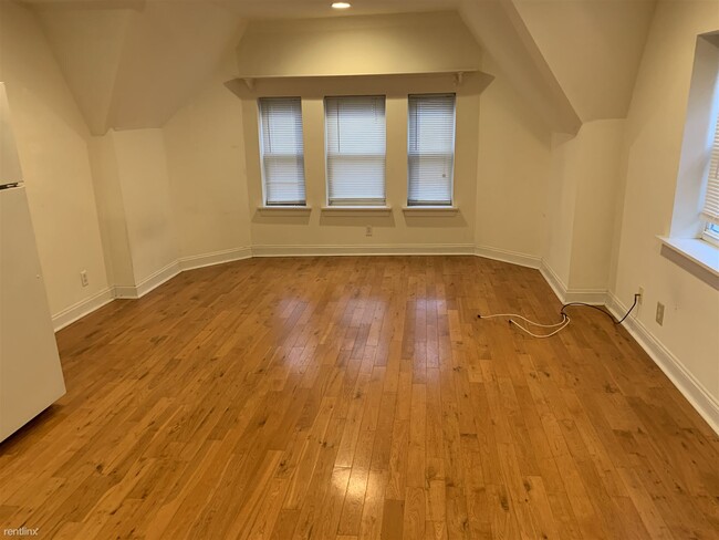 Studio, 1 bath Triplex - 6908 North Broad ... - Studio, 1 bath Triplex - 6908 North Broad ... Condo