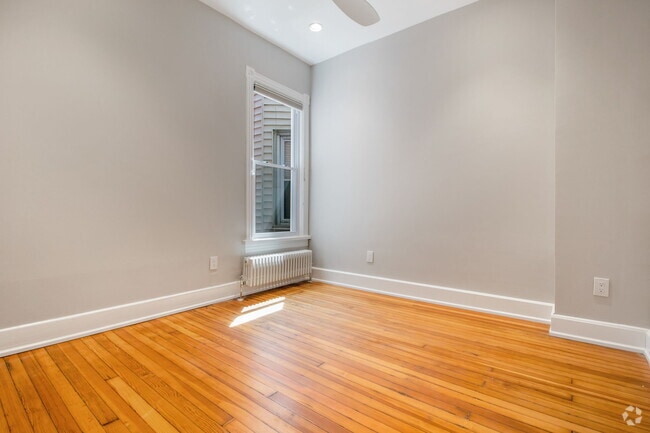 Building Photo - 8 R St NW Unit Bedroom #4 Rental