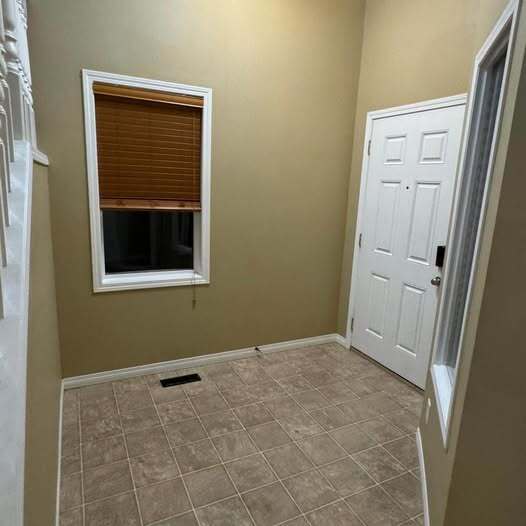 Photo - 118 Luxstone Rd SW