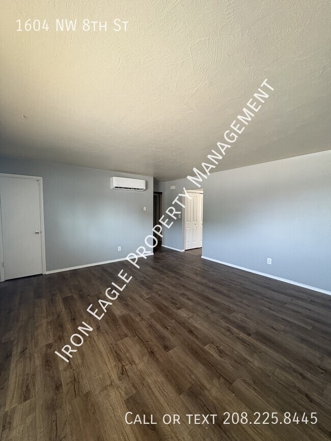 Photo - 1604 8th St NW