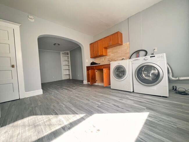 Photo - 409 Main St Unit #4