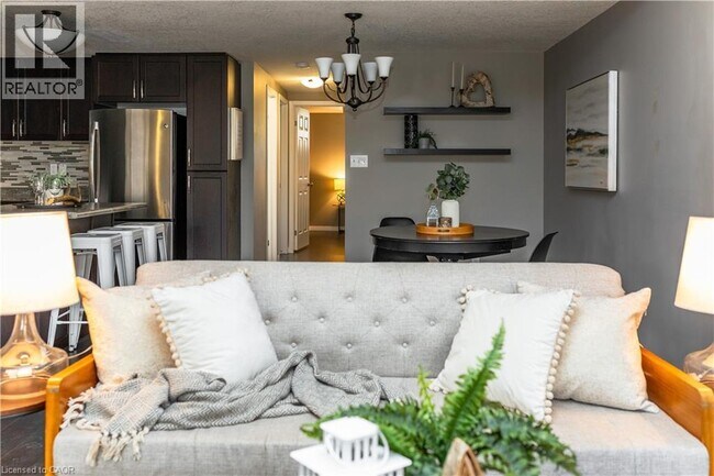 Photo - 1686 Fischer-Hallman Rd