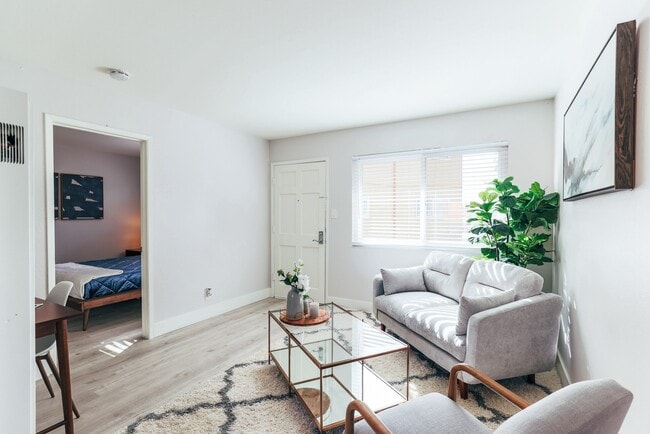 Photo - Niles Station