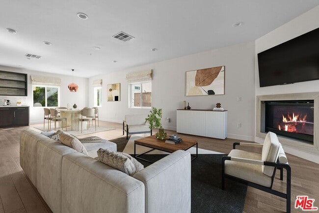 Photo - 1745 S Barrington Ave