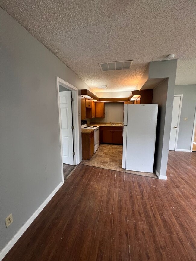 Photo - 1 bed/1 bath duplex Unit 2305 N Prospect Ave - A