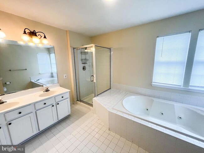 Photo - 141 Spencer Cir