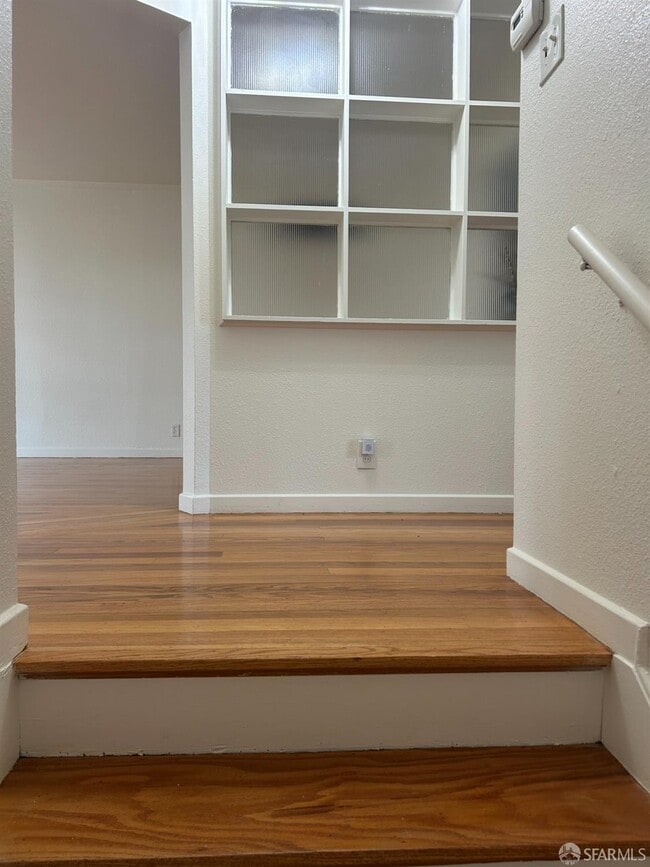 Photo - 255 Molimo Dr