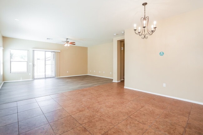 Photo - 526 W Calle Sombra Linda