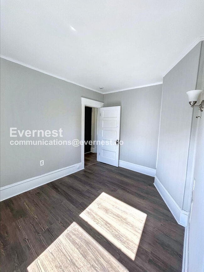 Photo - 2216 E 82nd St