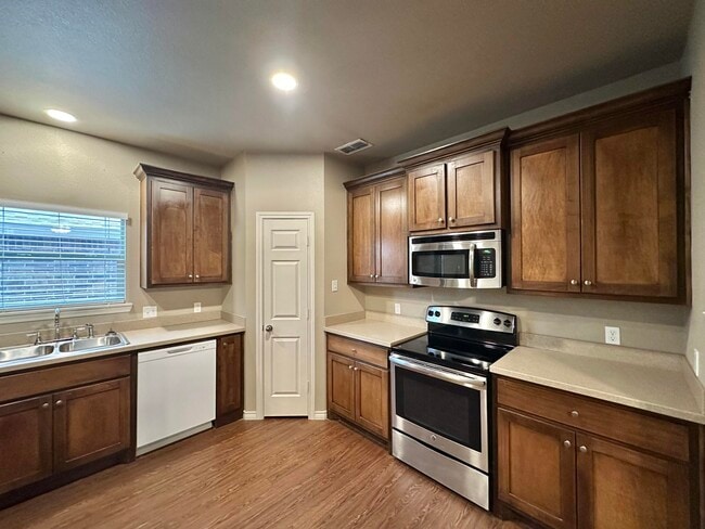 Photo - 9807 Waco Ave