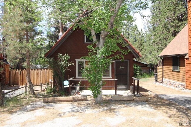 Building Photo - 405 W Rainbow Blvd Rental