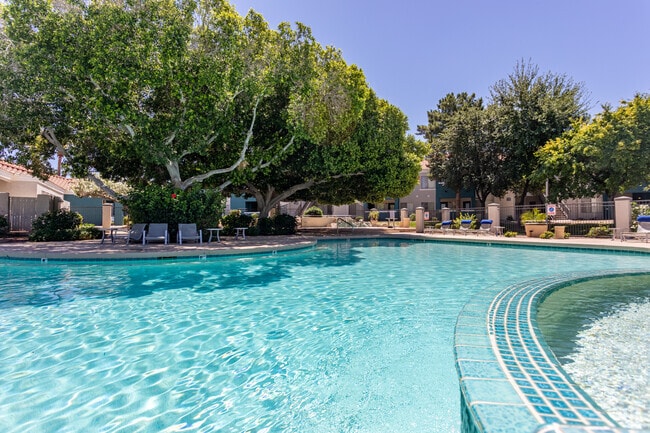 Photo - Galleria Palms