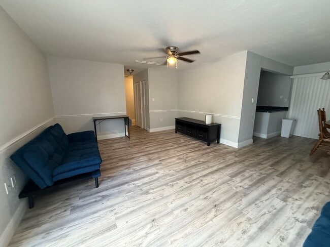 Photo - 2811 SW Archer Rd