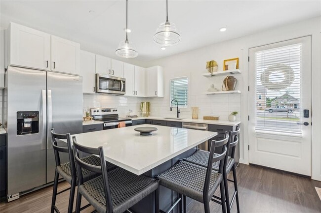 Photo - 6300 W Memorial Rd Unit 505