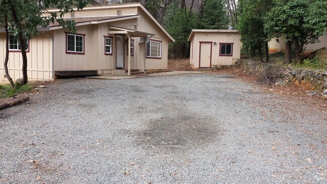 Building Photo - 19598 Tiger Lily Ln Rental