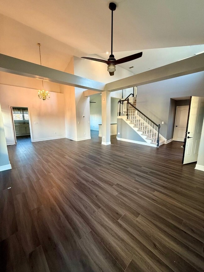 Photo - 800 Palomino Ln