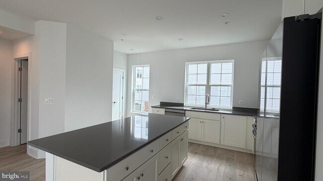 Photo - 2106 Henson Norris St