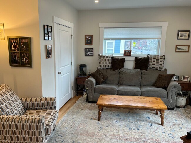 94 Upper Main St Unit 1
