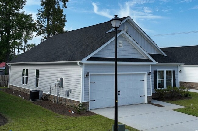 Photo - 1052 Moen Lp