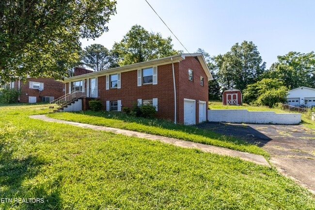 Photo - 6633 Wachese Ln