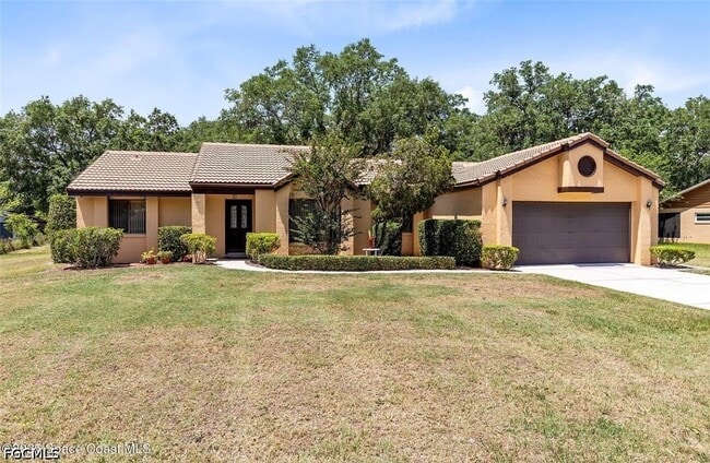 Building Photo - 2560 Greenwood Dr