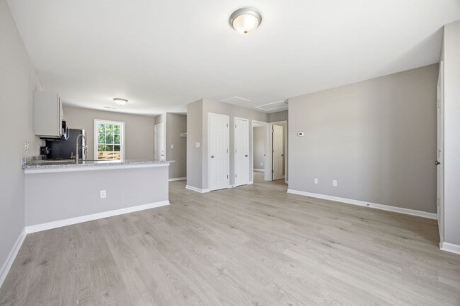 Photo - Renovated Apartment for rent