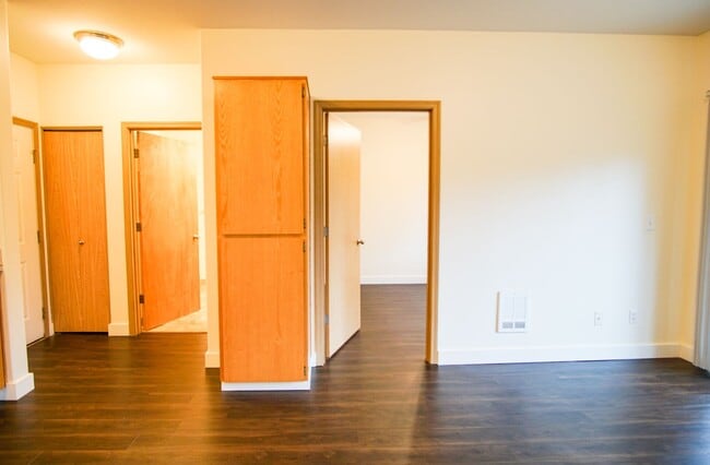 Photo - Modern & Bright 1 Bdr w/Open Floorplan, DW & Patio + Cat OK! Unit C1