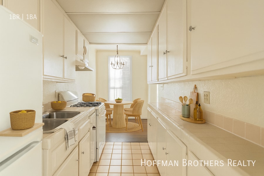 Photo - 5640 Franklin Ave Unit 205