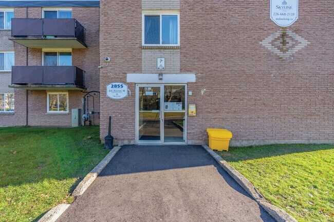 Photo - Thompson Manor