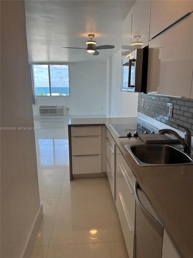 Photo - 1255 Collins Ave Unit 807