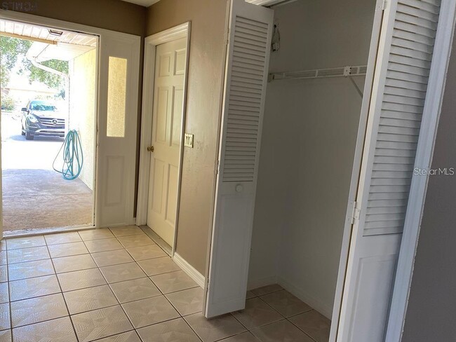 Photo - 250 Coral Reef Ct N