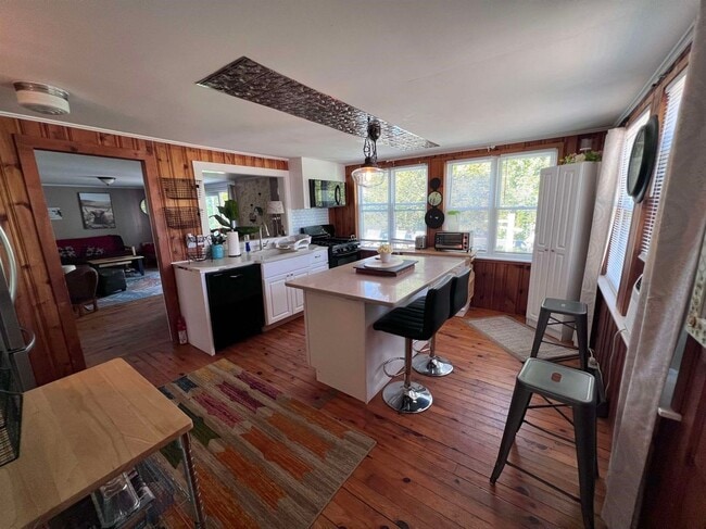 Photo - 78 Long Island Rd