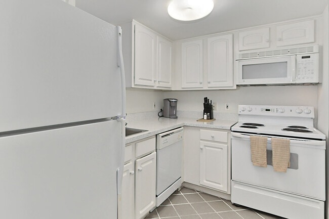 Photo - 701 E St NW Unidad FL5-ID1012949P