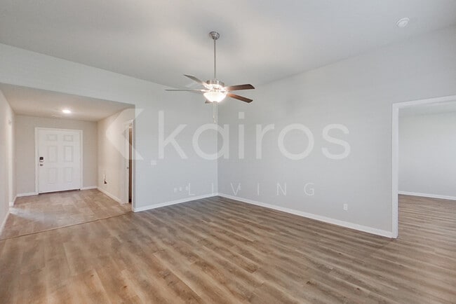 Photo - 713 St James Pl