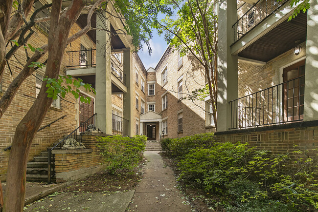 Building Photo - Highland Club Rental