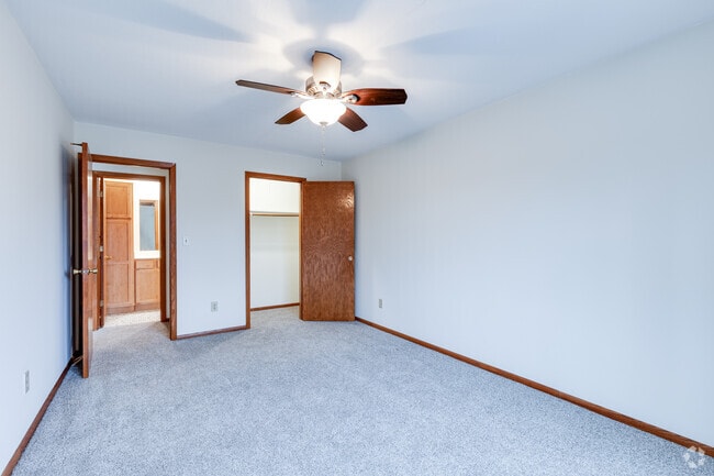 1BR, 1BA - 725SF- Bedroom